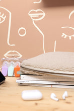 Lade das Bild in den Galerie-Viewer, JUST SMILE